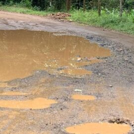 Habitantes de Villacarmelo (zona rural de Cali) piden a autoridades intervenir vías en mal estado