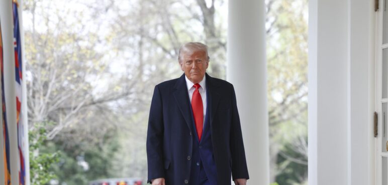 Trump acaba de anunciar que EE.UU. impondrá aranceles recíprocos a "todo el mundo"