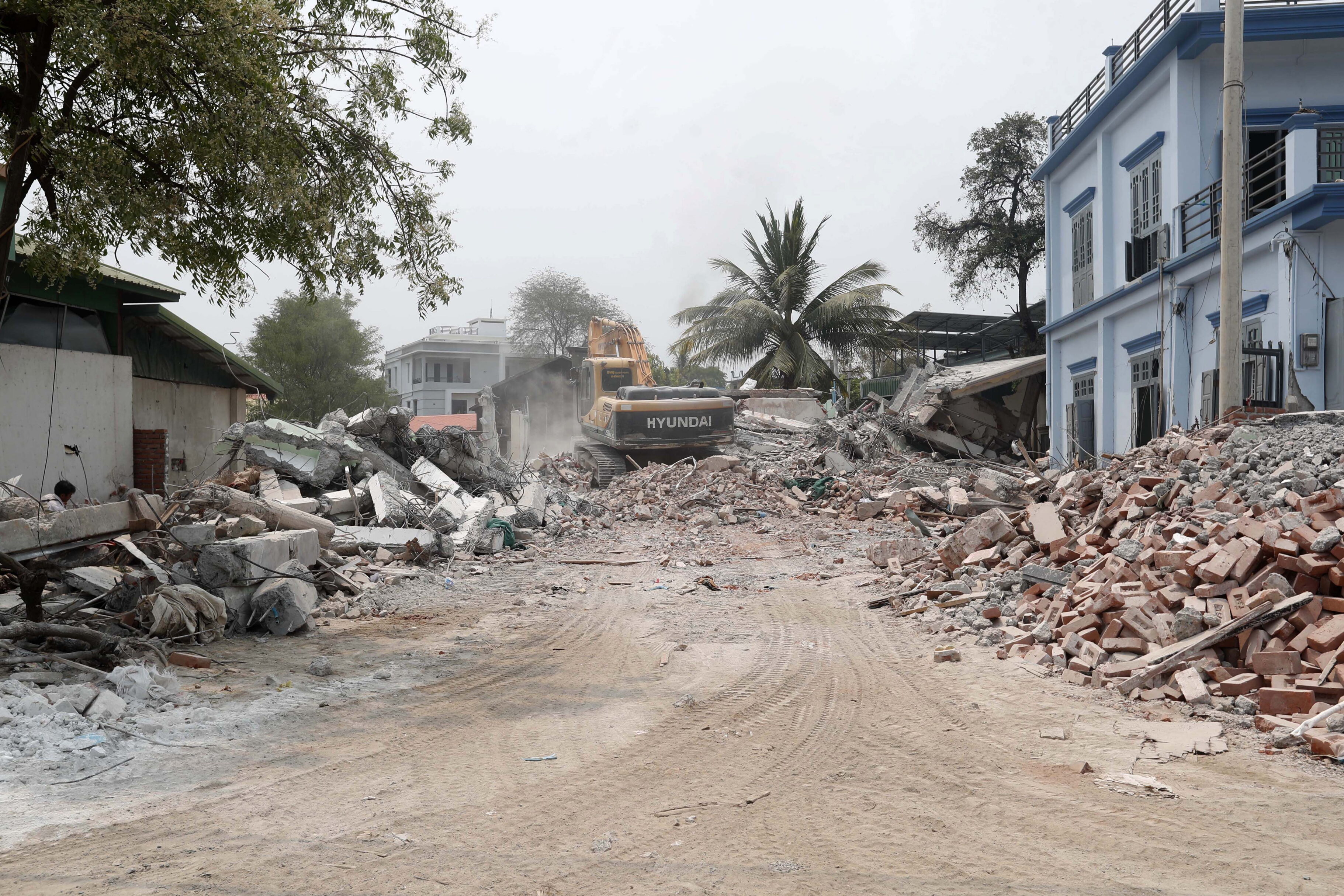 Crisis humanitaria en Birmania: habitantes duermen en la calle