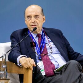 "Fue en París donde confirmé su problema de drogadicción": Leyva acusa a Petro en carta pública