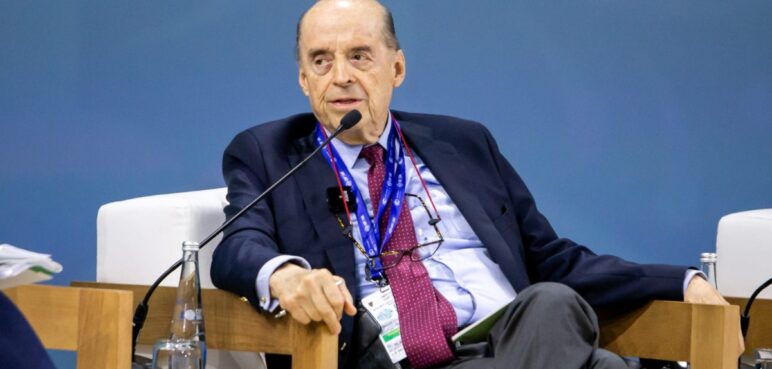 "Fue en París donde confirmé su problema de drogadicción": Leyva acusa a Petro en carta pública