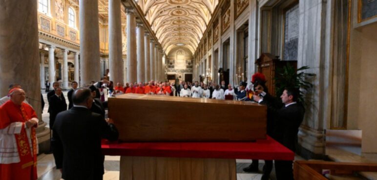 Así es la tumba del papa Francisco en la Basílica de Santa María la Mayor