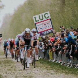 Videos: Así fue el viacrucis de Pogacar: el día en que el campeón fue vencido en la París-Roubaix