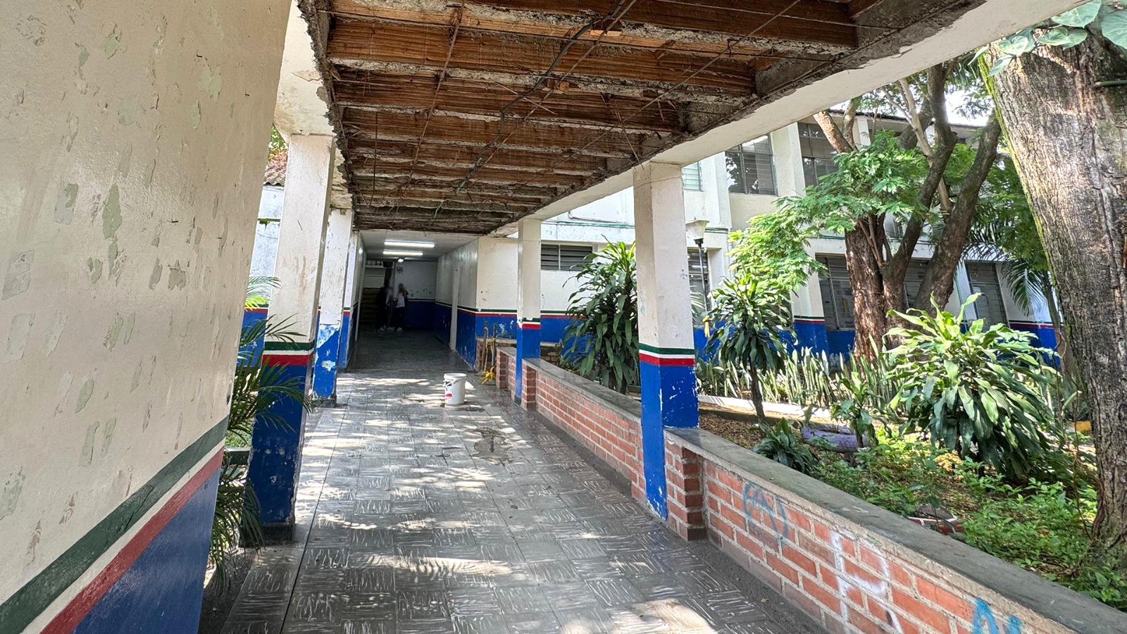 Colegio de Cali en pésimo estado: Docentes exigen intervención inmediata