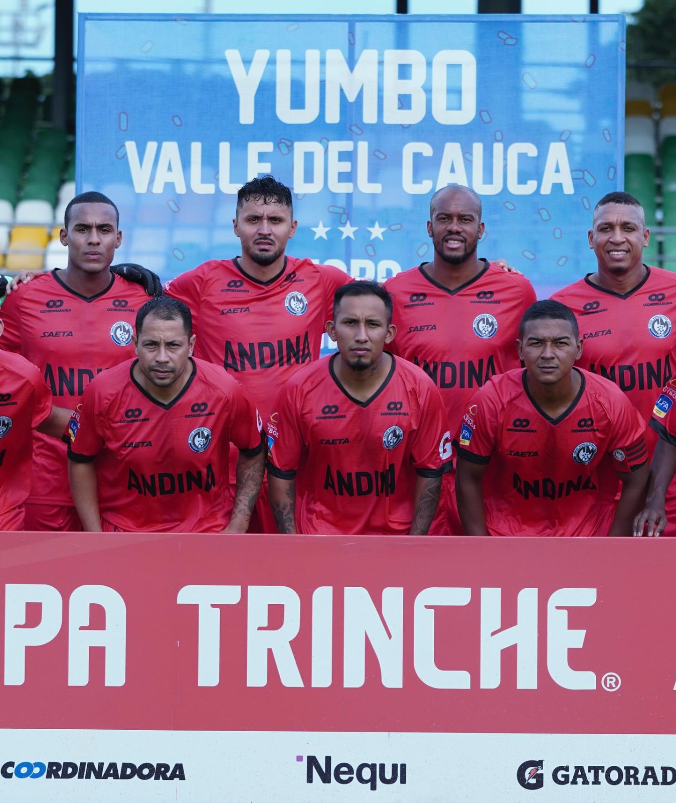Fase final de la Copa Trinche en Cali: exjugadores profesionales en acción
