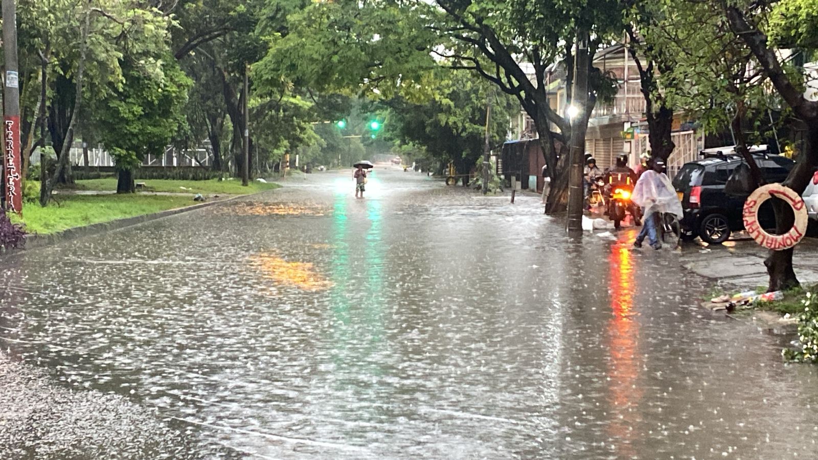 Inundaciones en el nororiente de Cali tras las fuertes lluvias de esta mañana