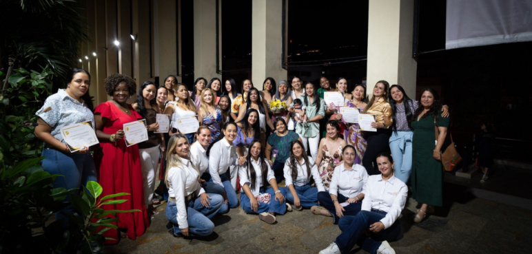 Fundación 'Brillemos Juntas', iniciativa que apoya el emprendimiento de mujeres en el Valle
