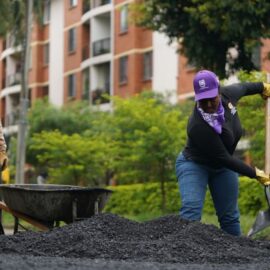 La Cuadrilla Rosa, mujeres desafían estereotipos y transforman el panorama laboral en Cali