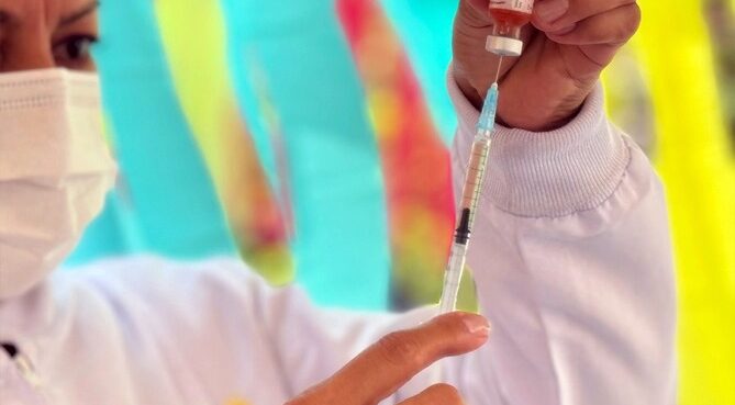 Cali actualiza el esquema de vacunación infantil para reforzar la protección contra la tos ferina