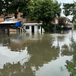 Inundaciones en el nororiente de Cali tras las fuertes lluvias de esta mañana