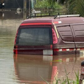 Inundaciones en la zona industrial de Yumbo: así avanzan los trabajos de evacuación del agua