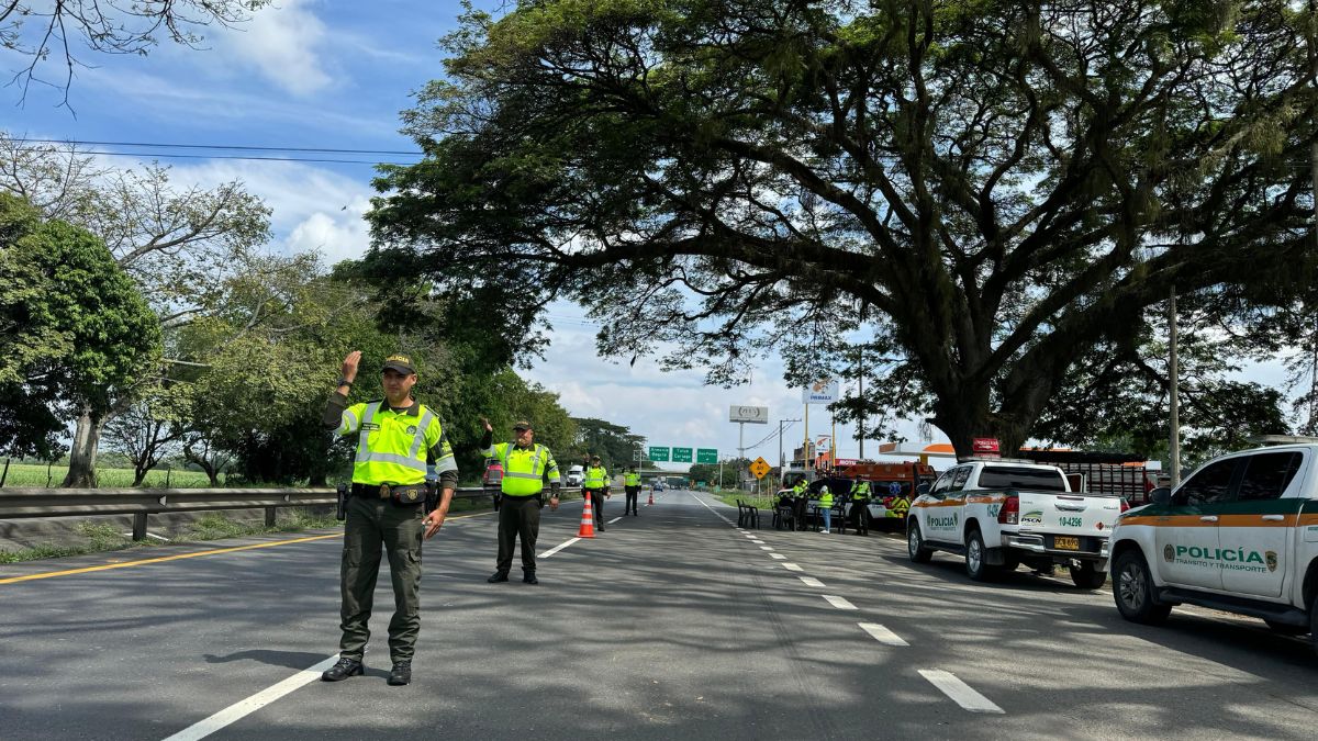 Plan éxodo en el Valle: 200 uniformados estarán desplegados en las vías del departamento