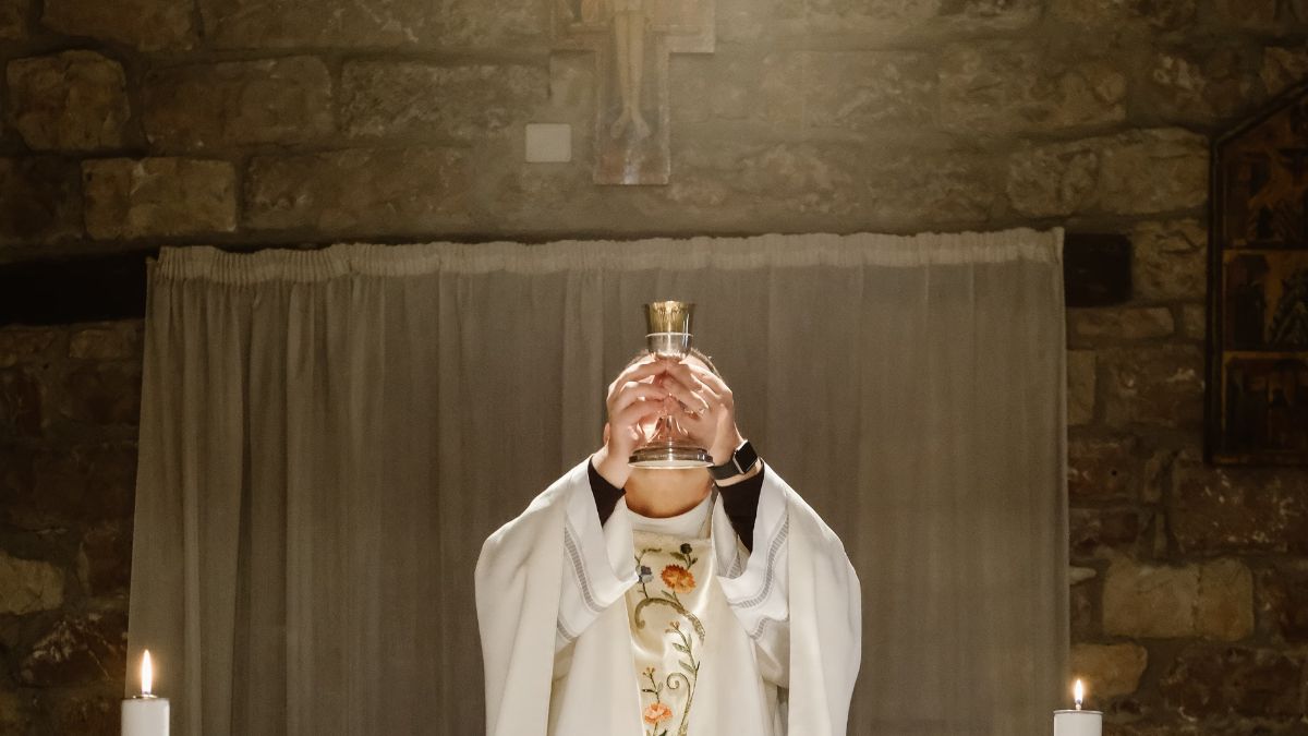 La historia del cónclave más largo de la iglesia: dejó víctimas fatales y duró años