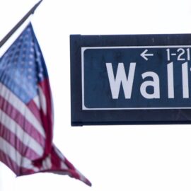 Así abrió Wall Street, horas antes de que se conozcan los aranceles globales de Trump