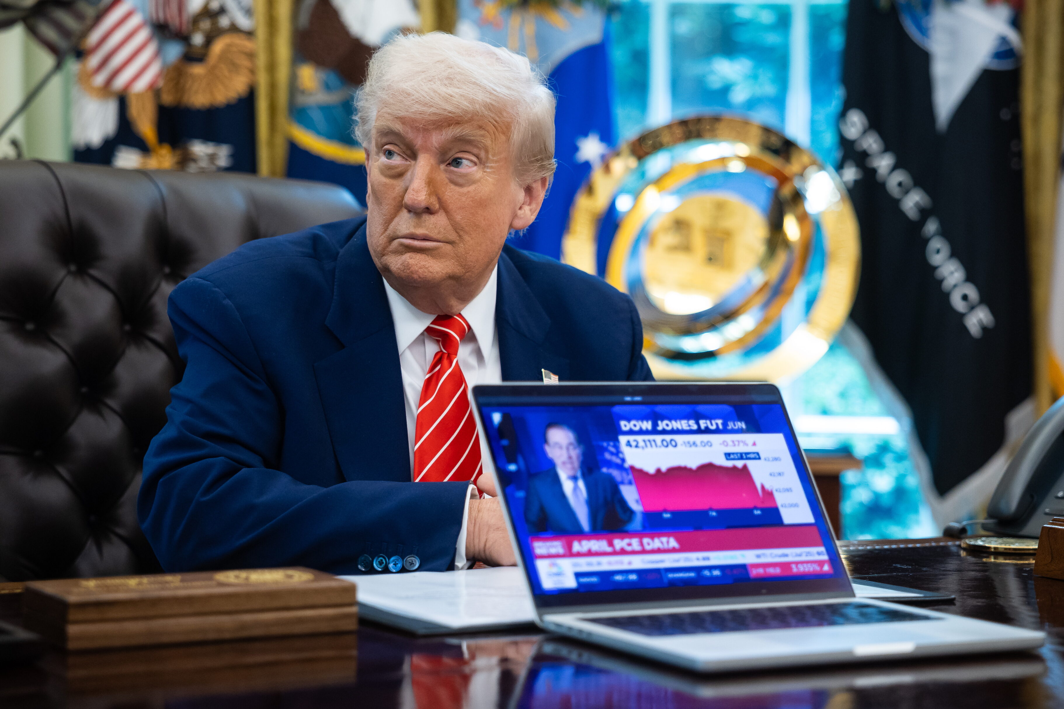 Trump eleva al 50 % los aranceles al acero y aluminio; la medida regirá desde el 4 de junio
