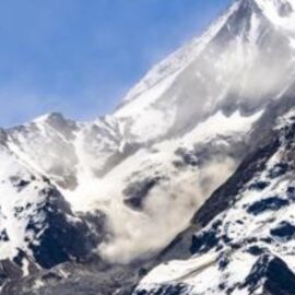 Más de 300 personas fueron evacuadas tras desprendimiento de glaciar en Suiza