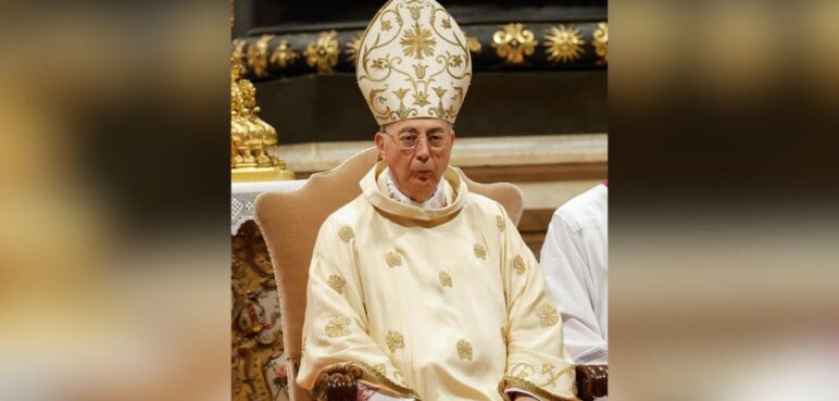 El cardenal Dominique Mamberti, la voz que desvelará al mundo el nuevo papa