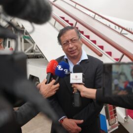 Presidente Petro anuncia nueva consulta popular: Congreso y analistas reaccionan