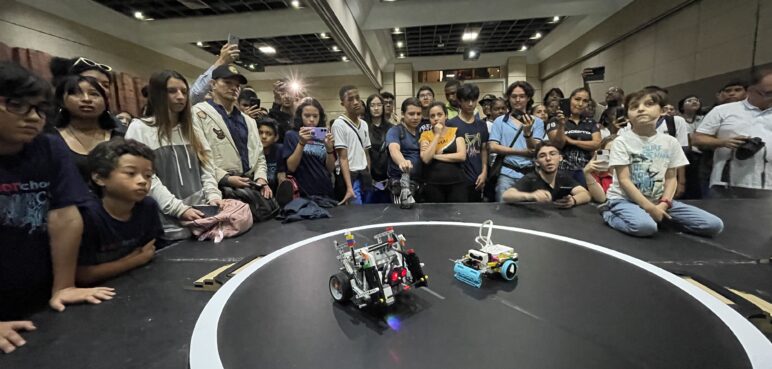 Estudiantes caleños diseñan tecnología para salvar los manglares