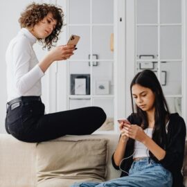 Alerta en salud de jóvenes por la tecnología y su mal uso