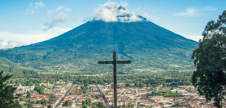 Entre volcanes y ruinas mayas: guía exprés para viajar a Guatemala