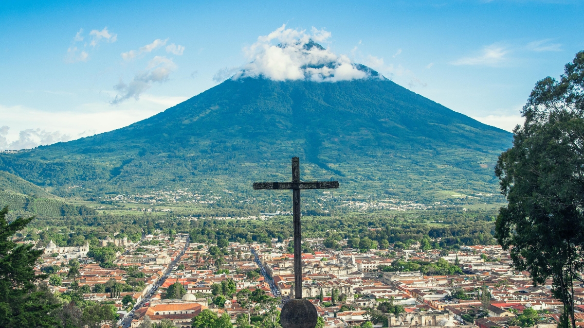 Entre volcanes y ruinas mayas: guía exprés para viajar a Guatemala