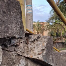 Comunidad de Los Álamos y La Merced exige arreglo de puente peatonal en Cali