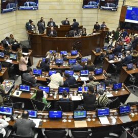 Cinco artículos aprobados y dos eliminados: Reforma laboral avanza en el Senado