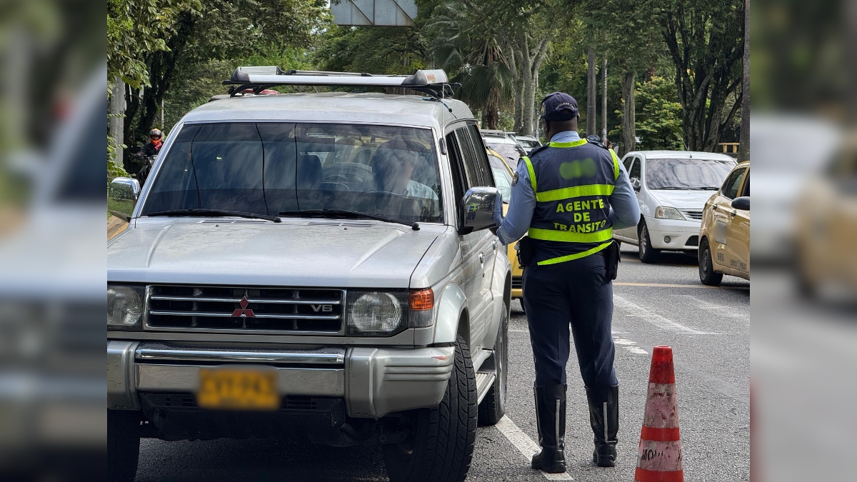 Atacan a guardas de tránsito en operativo en Cali: uno de los agresores fue capturado