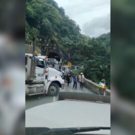 Comunidades indígenas bloquean vía Buenaventura - Buga