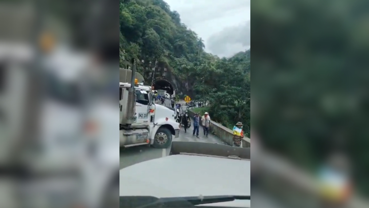 Comunidades indígenas bloquean vía Buenaventura - Buga