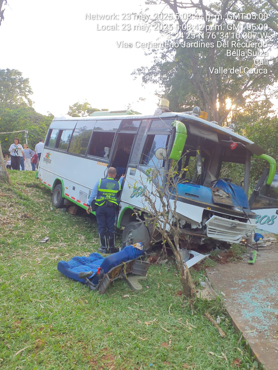 Accidente de tránsito - vial en Cementerio Jardines del Recuerdo Cali
