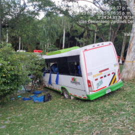 Accidente de tránsito - vial en Cementerio Jardines del Recuerdo Cali
