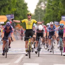 Etapa de transición en el Giro de Italia; Egan sobresale y sigue vigente por el título
