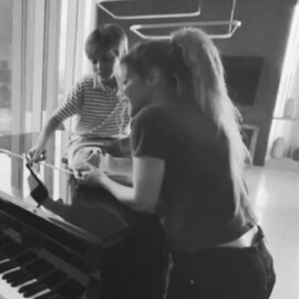 Así cantan los hijos de Shakira: hicieron dedicatoria especial a la barranquillera