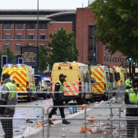 Hombre arrolla a personas en Liverpool durante la celebración del título de la Premier League