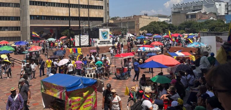 Petro convocó marchas en defensa del salario mínimo para este jueves, 19 de febrero