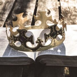 Listado de apellidos en español que pueden tener descendencia de la realeza