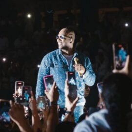 La nueva canción de Willy García para el Día de las Madres: "la escribí llorando"