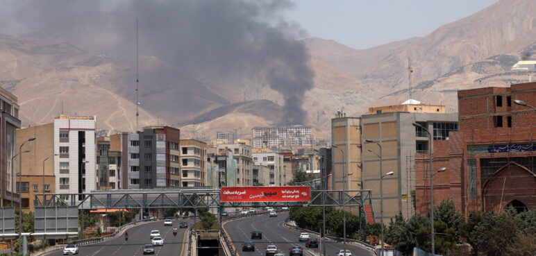 Autoridades iraníes reportan 45 víctimas civiles en bombardeos; acusan a Israel