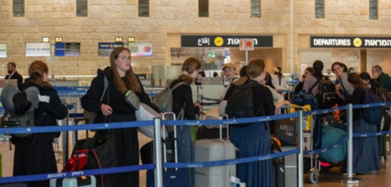 Israel reanuda vuelos tras la guerra con Irán entre emociones y cancelaciones