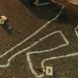 Dos niños muertos y 17 heridos en el tiroteo en una escuela católica en Minneapolis, EE.UU