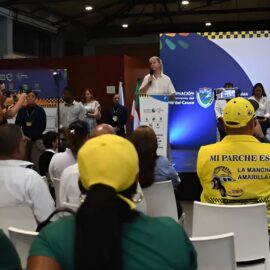 Eliminan importante cobro para taxistas de Cali: conozca de cuál se trata