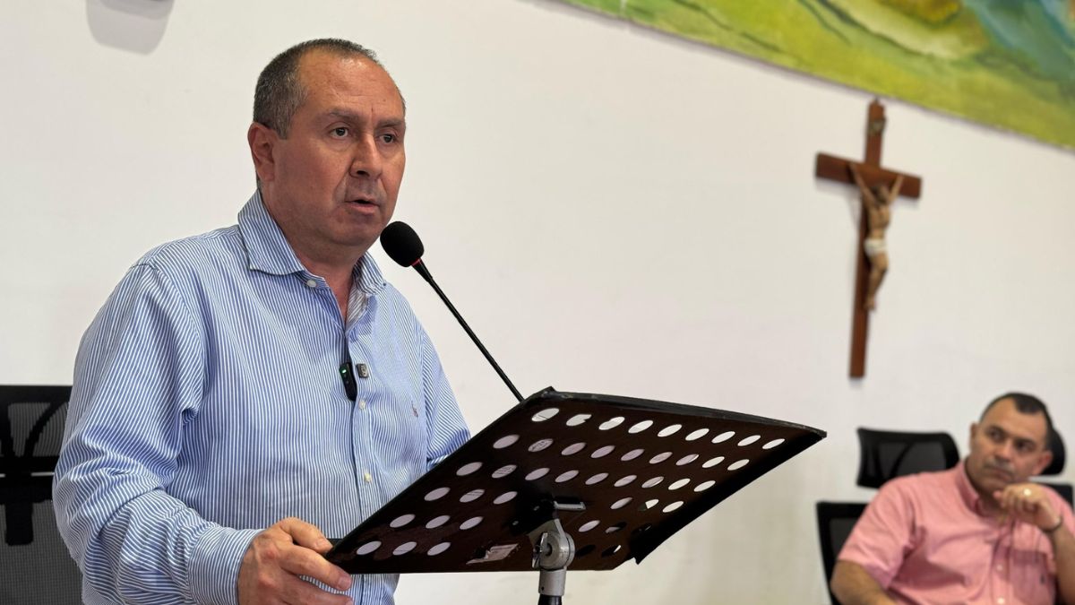 Petro ordena modernización del ejército en Colombia tras alerta por armas vencidas