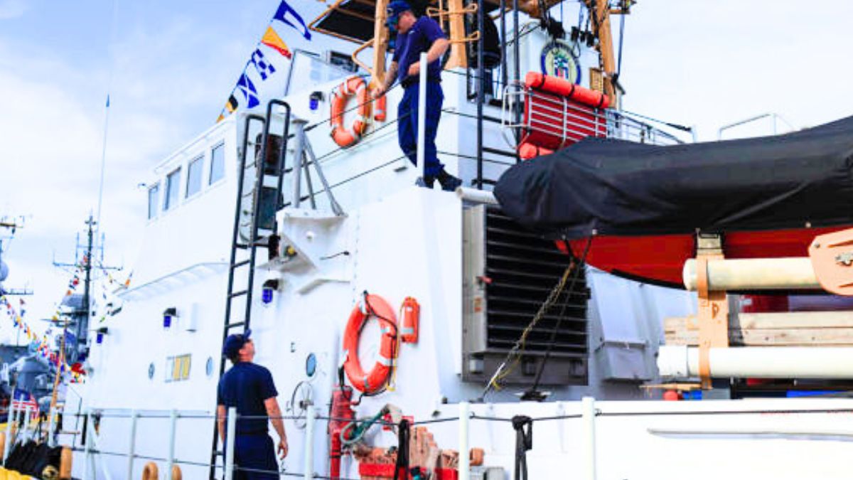 Colombia recibe tres embarcaciones patrulleras de mar donadas por EE.UU.