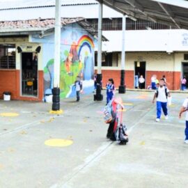 Comunidad educativa del colegio Álvaro Echeverry, exige mayor seguridad tras el reciente atentado en Meléndez