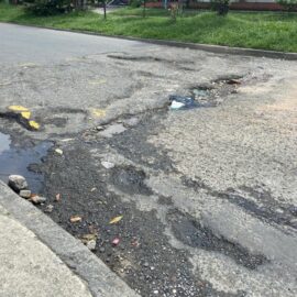 Comunidad denuncia deterioro vial y falta de semáforos en La Fortaleza, oriente de Cali