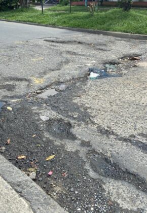 Comunidad denuncia deterioro vial y falta de semáforos en La Fortaleza, oriente de Cali