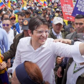 Nuevo parte médico de Miguel Uribe Turbay; mantiene "condición de máxima gravedad"