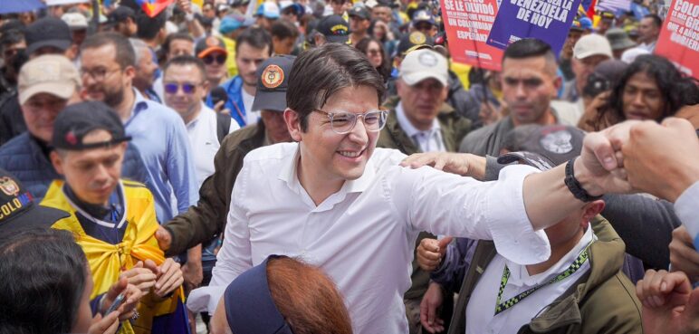 Nuevo parte médico de Miguel Uribe Turbay; mantiene "condición de máxima gravedad"